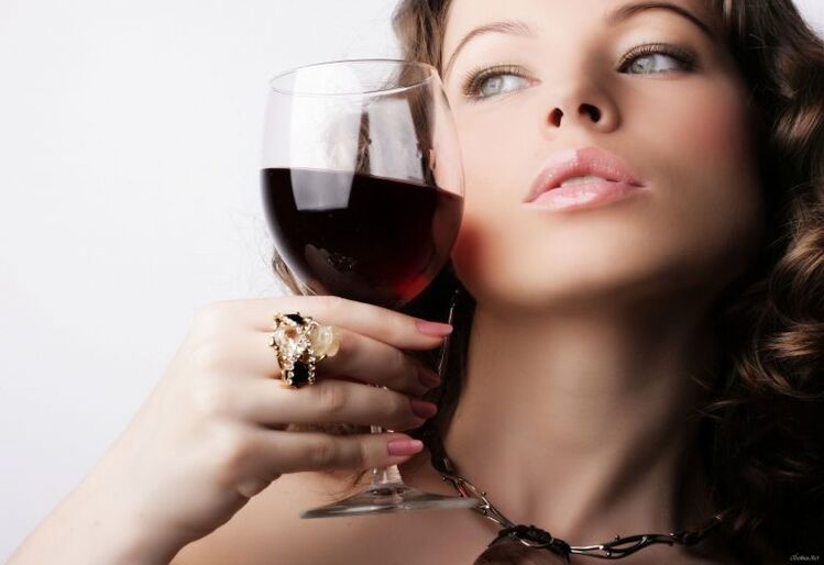 Une femme riche est également sujette à l'alcoolisme